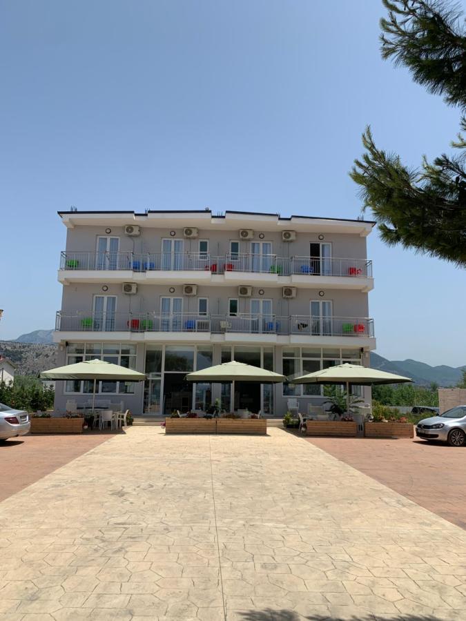 Hotel Sunny Breeze Shëngjin Extérieur photo