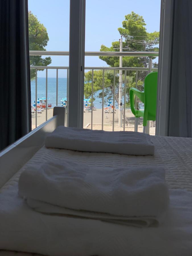 Hotel Sunny Breeze Shëngjin Extérieur photo