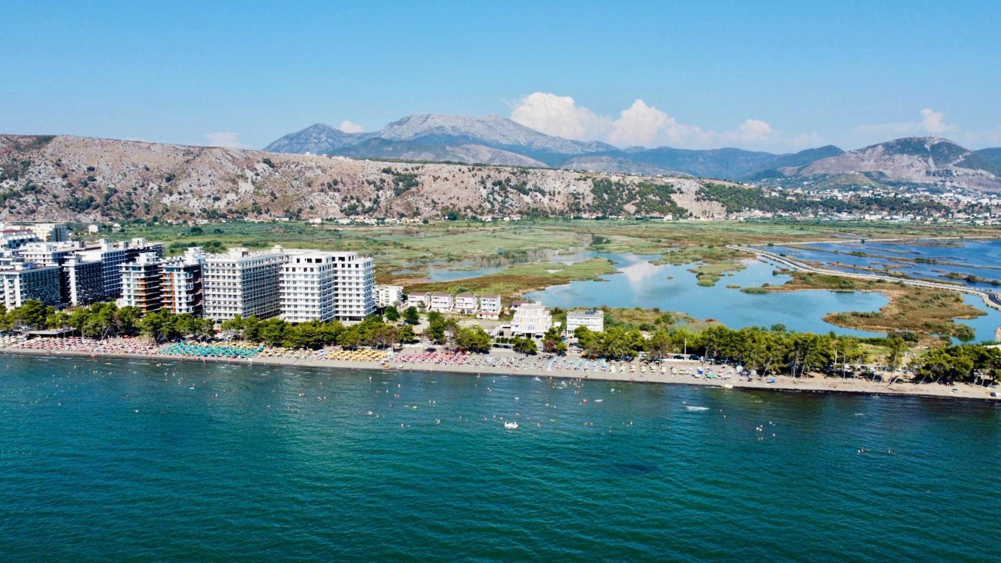 Hotel Sunny Breeze Shëngjin Extérieur photo